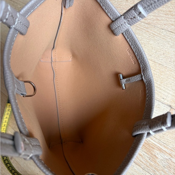 The Row Park Small Leather Tote Bag - Picture 8 of 11